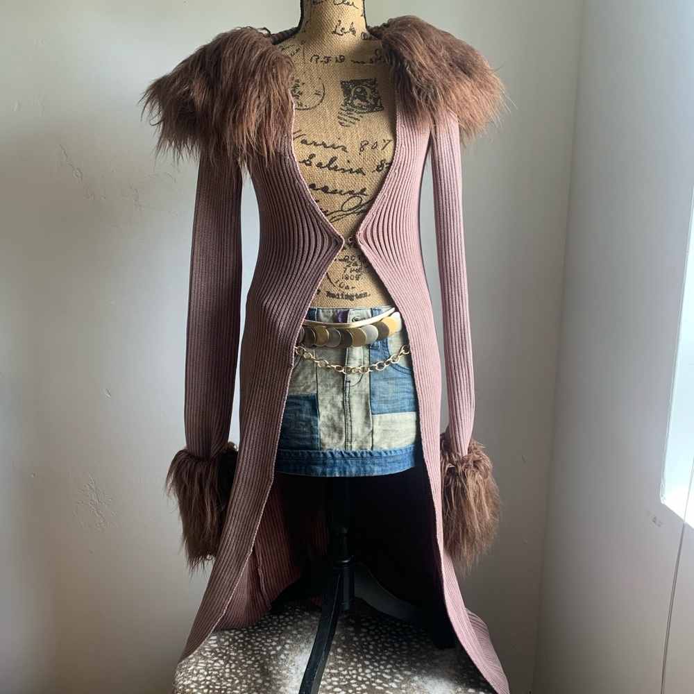 Super funky fur trimmed cardigan 🍄